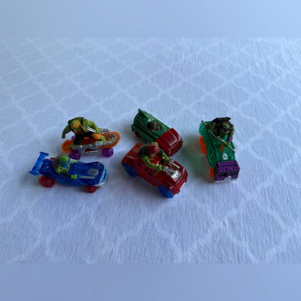 Ninja Turtles Matchbox Cars Nickelodeon 5 in set.